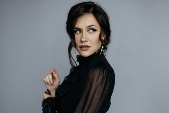 &Ocy;&lcy;&softcy;&gcy;&acy; &Mcy;&acy;&lcy;&acy;&shchcy;&iecy;&ncy;&kcy;&ocy;&period; Stand Up &Mcy;&ucy;&rcy;&mcy;&acy;&ncy;&scy;&kcy;